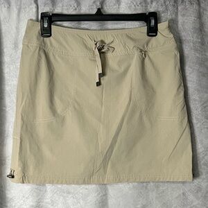 GreenTea Khaki Athletic Skort with Side Zip & Front Pocket — MED